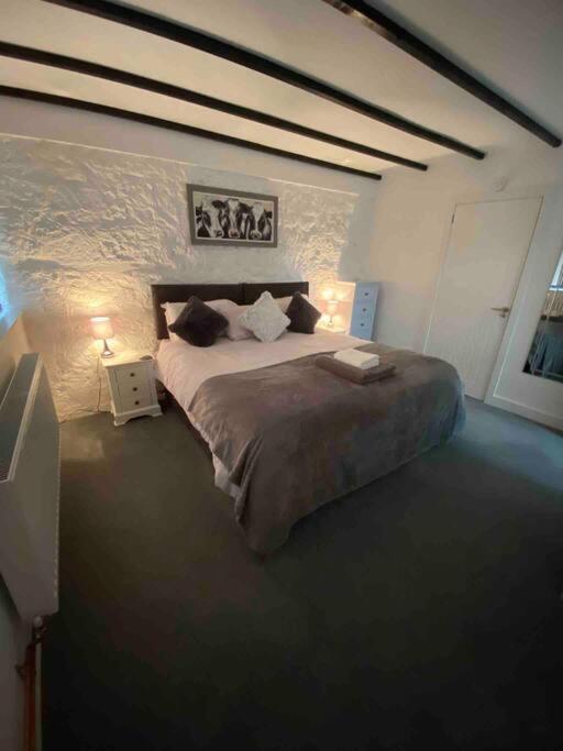 Beautiful Renovated Former Coach House ลานเดโล ภายนอก รูปภาพ