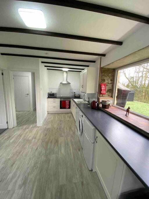 Beautiful Renovated Former Coach House ลานเดโล ภายนอก รูปภาพ